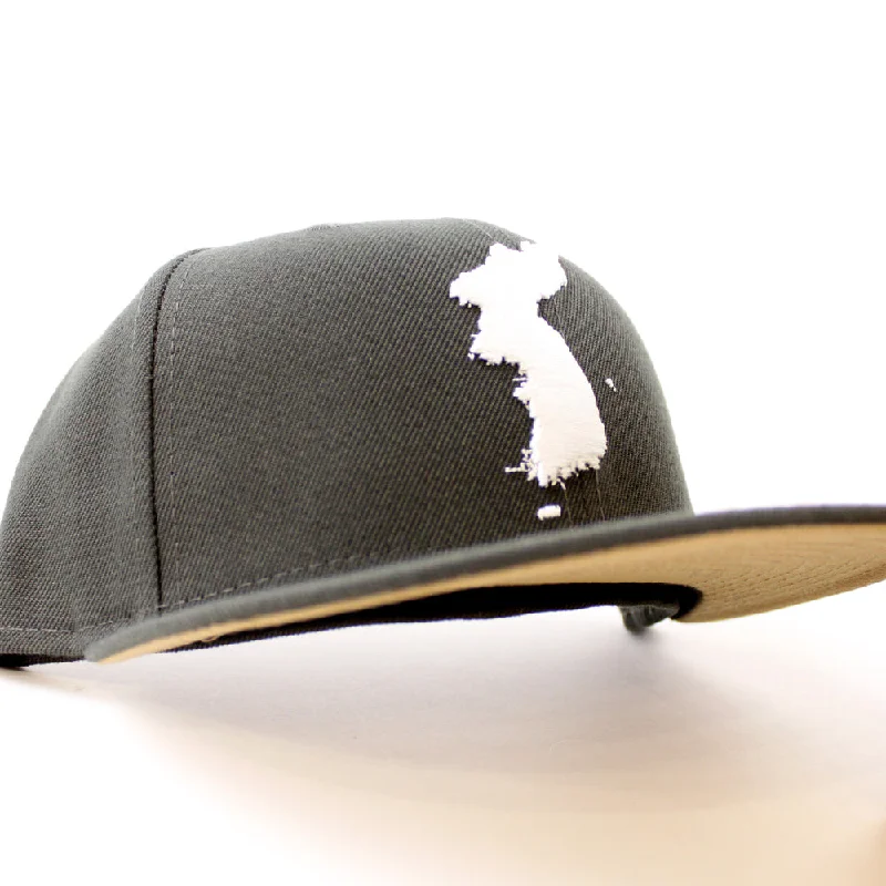 HANBANDO New Era 59Fifty Fitted Hat (PEWTER KHAKI Under Brim)